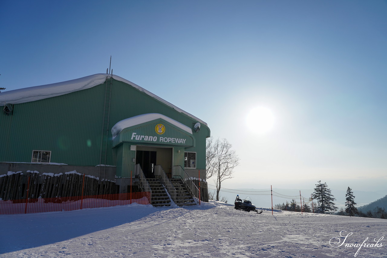 富良野スキー場 積雪100cm、オープン初日から滑走距離3,400ｍのロングダウンヒルが可能！最高のコンディションでシーズン開幕です♪